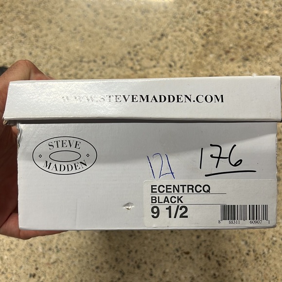 Steve Madden Ecentrcq Black Leather Quilted Slip On Loafers Women's Size 9.5 - Picture 4 of 4